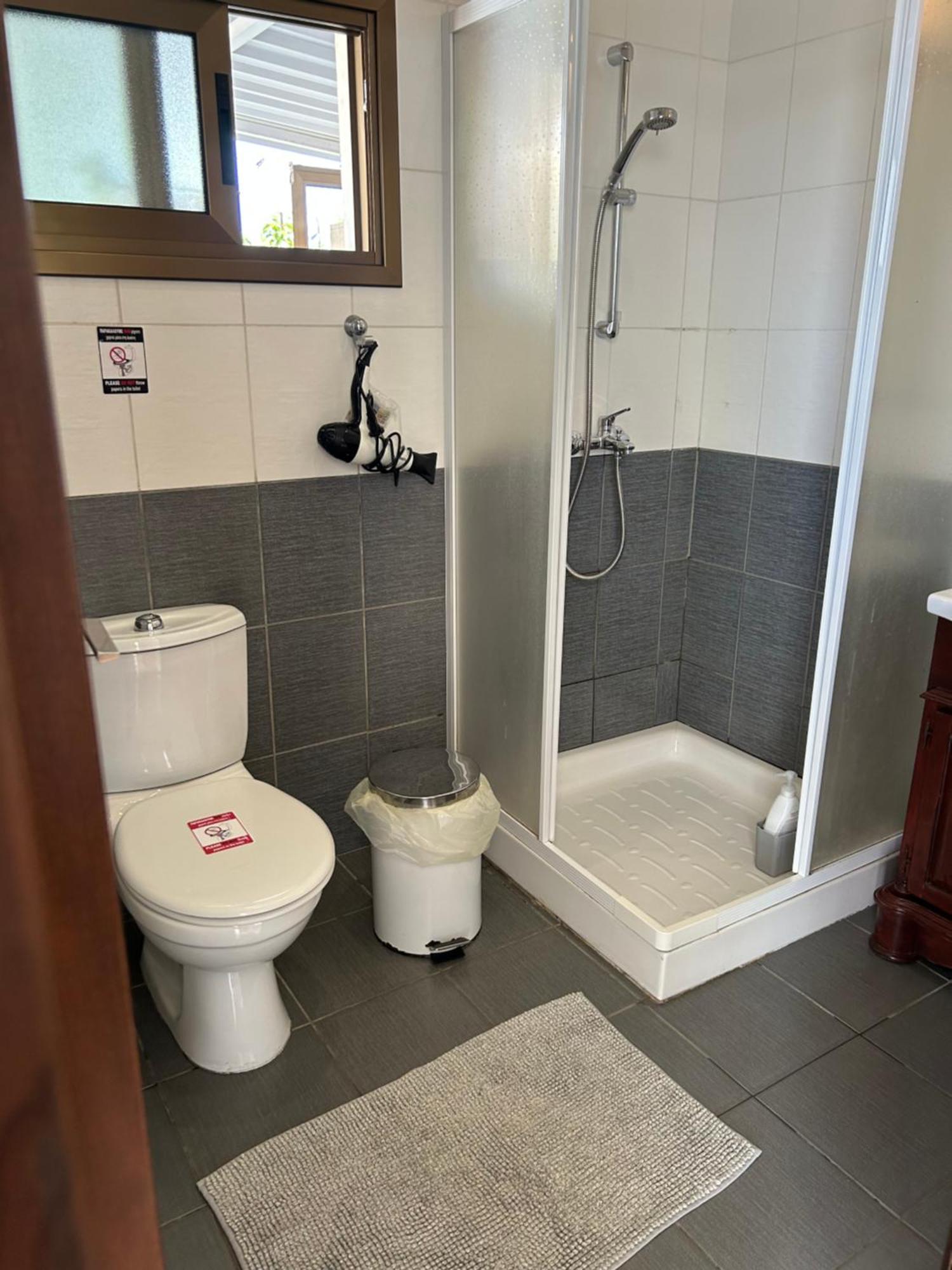 Extremely Comfy Apt With Spacious Private Terrace 10Min Walk To The Beach & In Town Larnaca Eksteriør billede