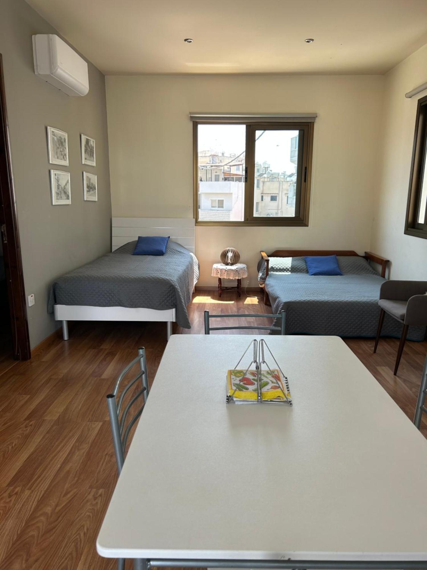 Extremely Comfy Apt With Spacious Private Terrace 10Min Walk To The Beach & In Town Larnaca Eksteriør billede