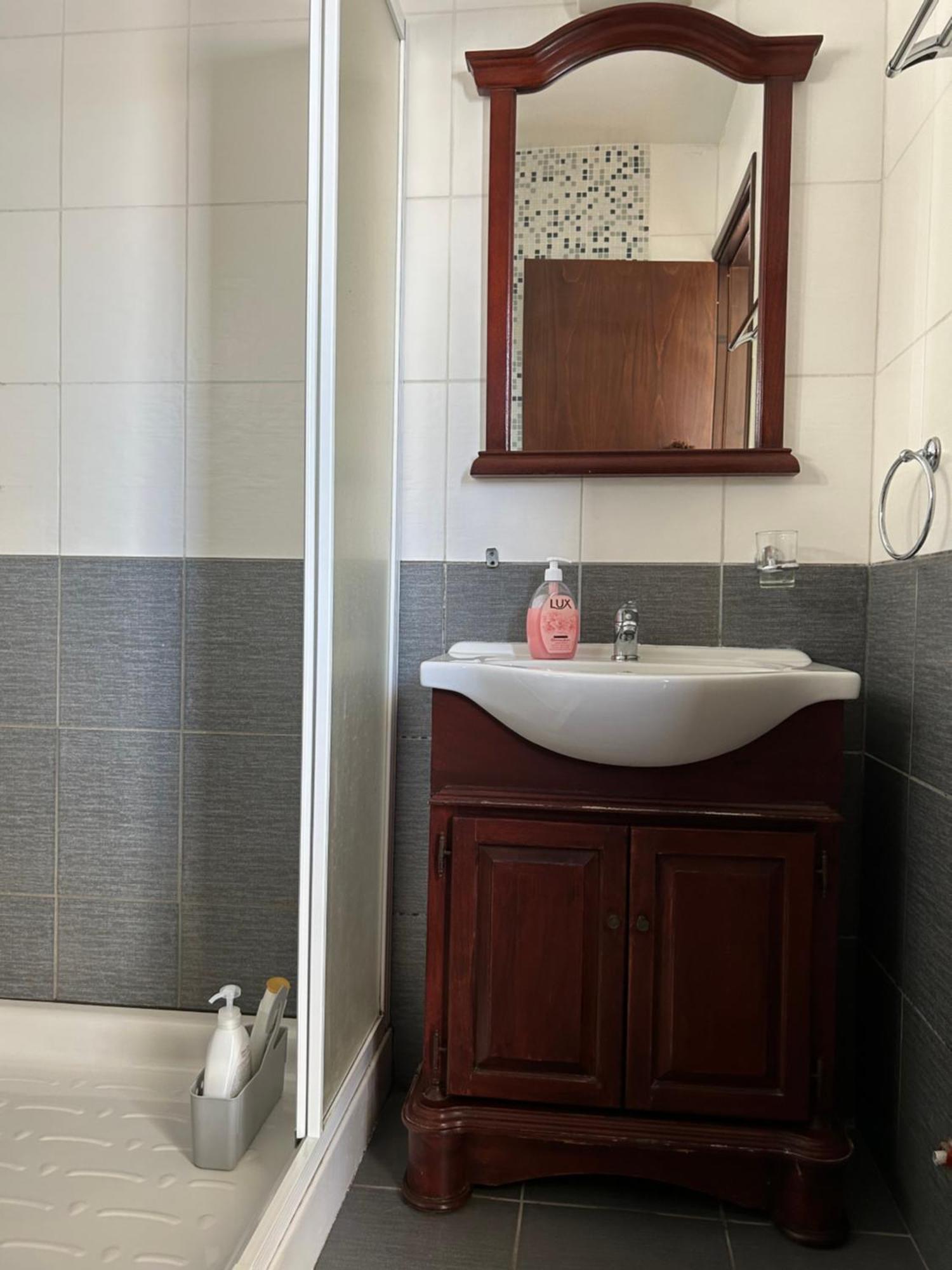 Extremely Comfy Apt With Spacious Private Terrace 10Min Walk To The Beach & In Town Larnaca Eksteriør billede