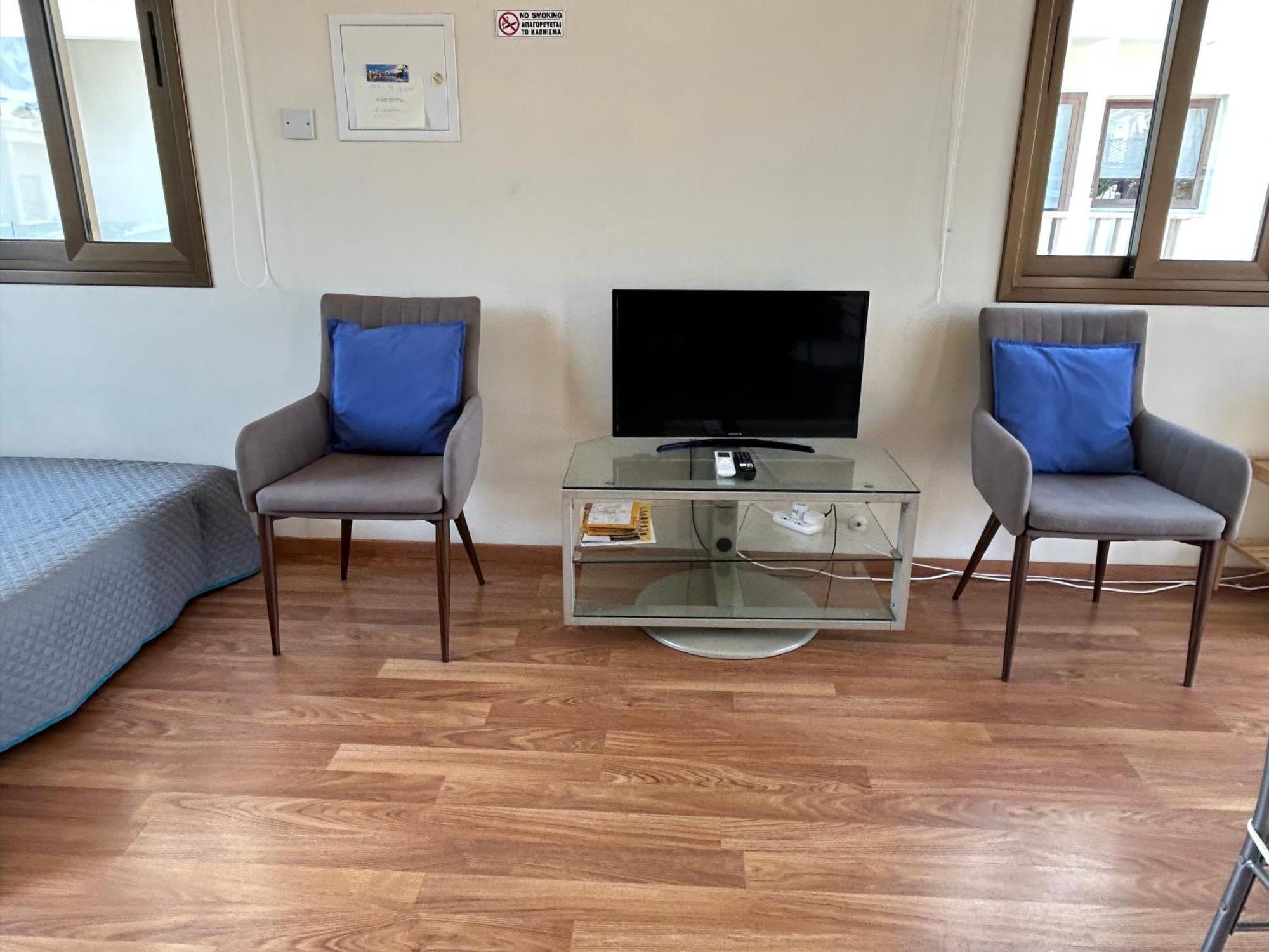 Extremely Comfy Apt With Spacious Private Terrace 10Min Walk To The Beach & In Town Larnaca Eksteriør billede
