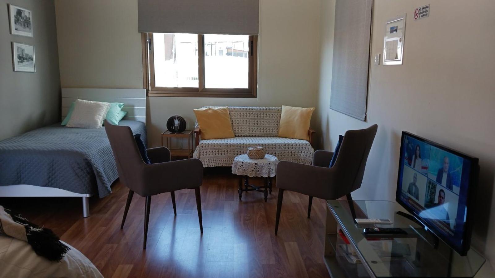 Extremely Comfy Apt With Spacious Private Terrace 10Min Walk To The Beach & In Town Larnaca Eksteriør billede